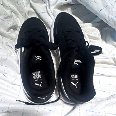 PUMA Unisex Black/White Low Top Lace-Up Athletic Sneaker 383316-02