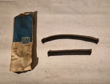 GM Engine Main Bearing Gasket Set NOS Part 3704783