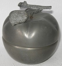 Große Zinn Apfel-Schatulle / Dose mit einem strukturierten Stiel und Blatt als G