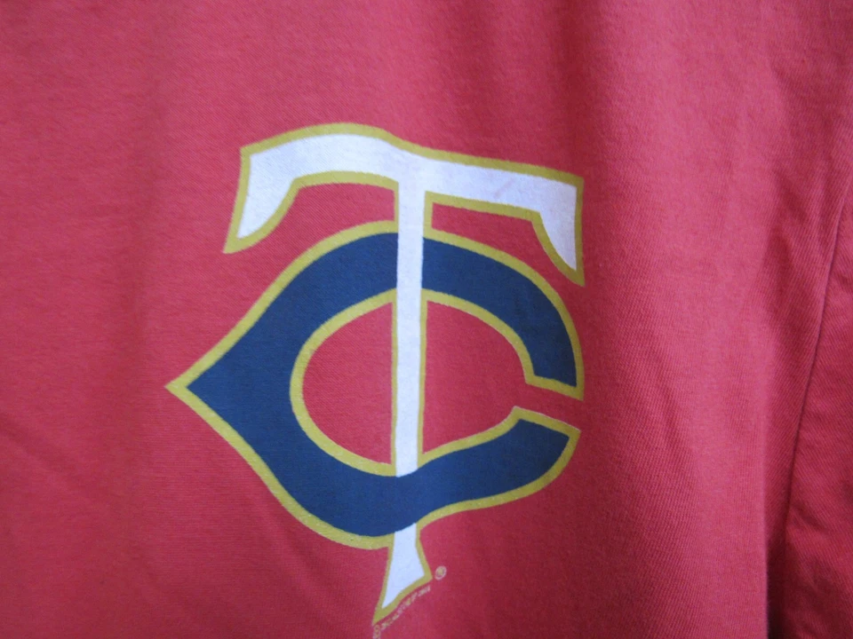 Vintage NWT Red Jacket Minnesota Twins Red Short-Sleeve T-Shirt Small - Image 2 of 4