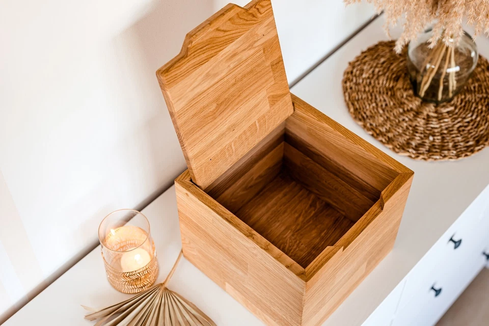 Aufbewahrungsbox in Eiche mit Deckel inkl. Holzscharnier, individueller Gravur - Bild 4 von 4