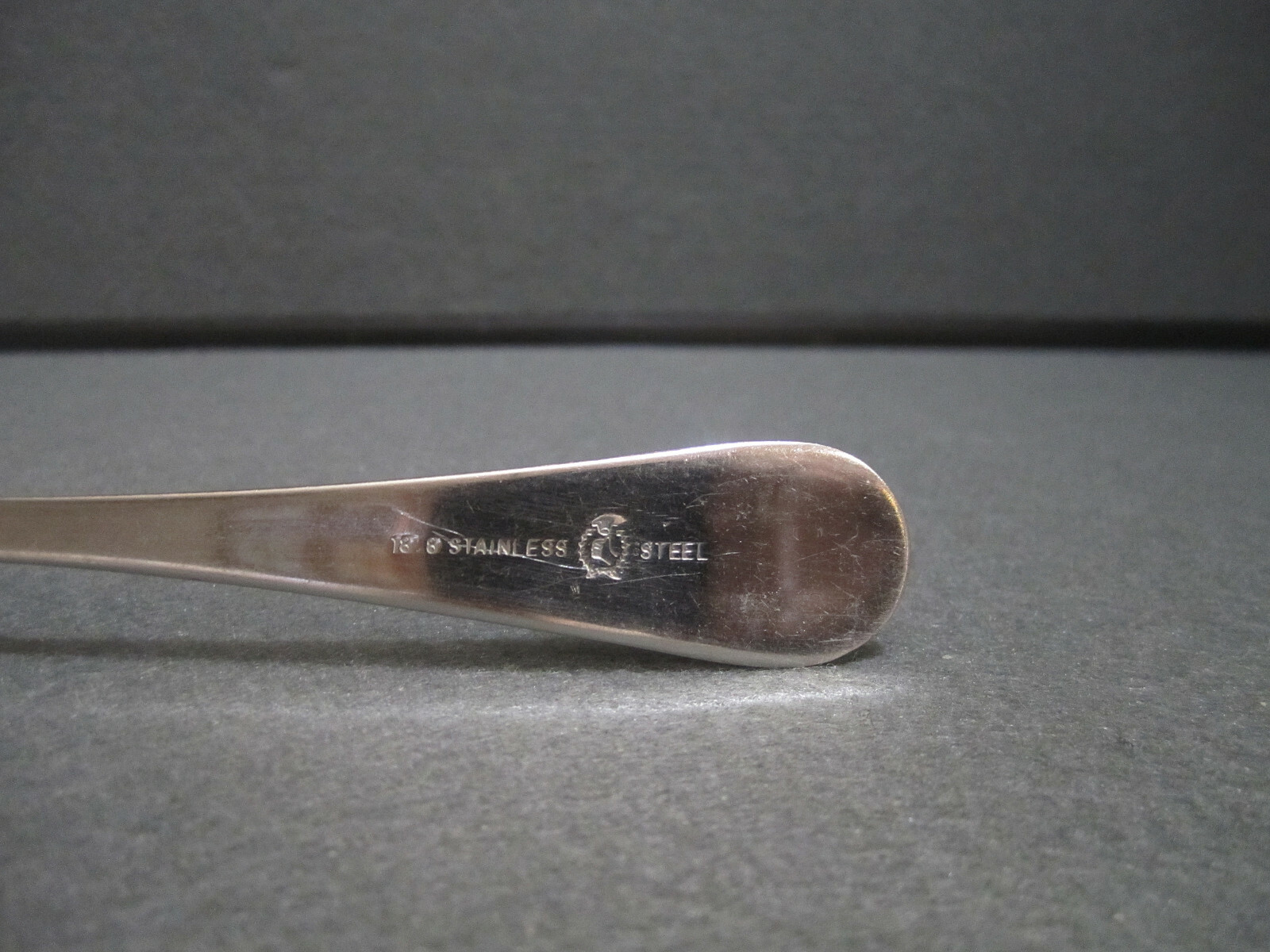 30 pcs Stainless 18/8 Sliverware Flatware 16 Dinner Forks & 14 Dinner Knives 