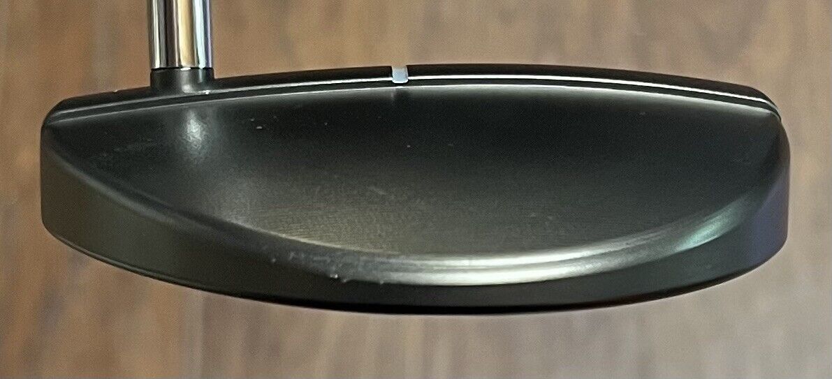Scotty Cameron Cameron & Crown Futura 5MB Putter - MINT Scotty Cameron Cameron & Crown Futura 5MB Putter - MINT