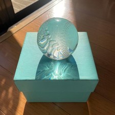 TIFFANY paperweight crystal baseball ball in good condition