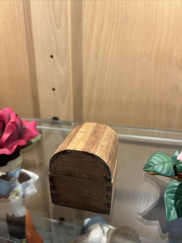 Small Wood Chest - Picture 2 of 9