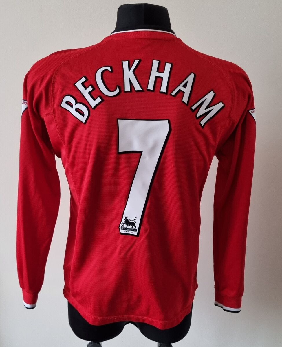 Manchester United 2000 - 2002 Home football Umbro long sleeve