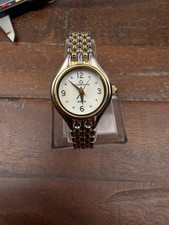 Liz Claiborne Women s Two Tone Rice Bracelet Pearl Dial 22mm Watch 6.3 Gold Sil