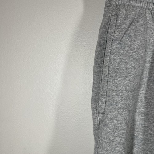 Pantalones deportivos Nike para hombre gris medio con cordón cintura elástica pierna recta RN56323 - Imagen 4 de 11