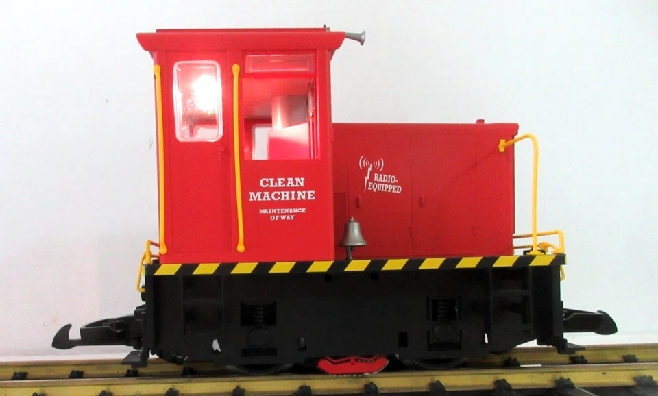 Piko 38506  Clean Machine R/C GE 25-Ton Track Cleaning Locomotive Bats. Included - Image 2 of 4
