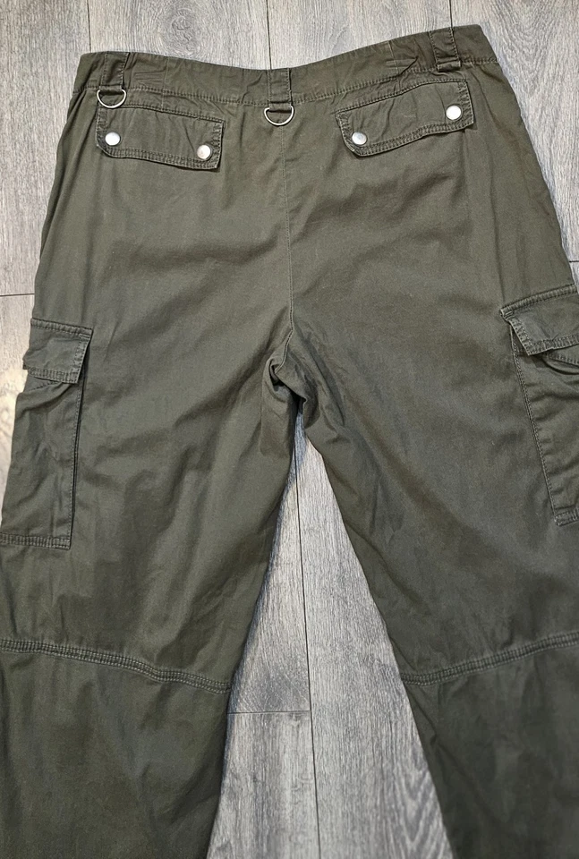 Vintage Y2K DKNY Wide Leg Cargo Pants Green Women's Size 10 Mid Rise Double Knee - Image 3 of 4