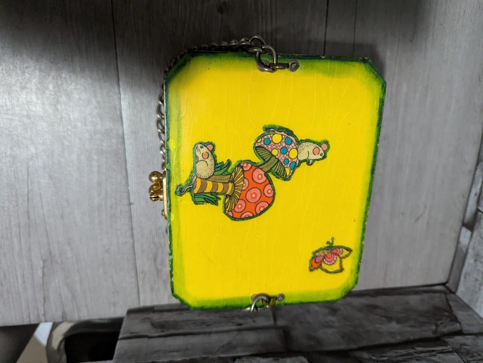 Cesta de madera amarilla vintage caja monedero decoupage baratija bolso champiñón hippie Foto 3 de 4