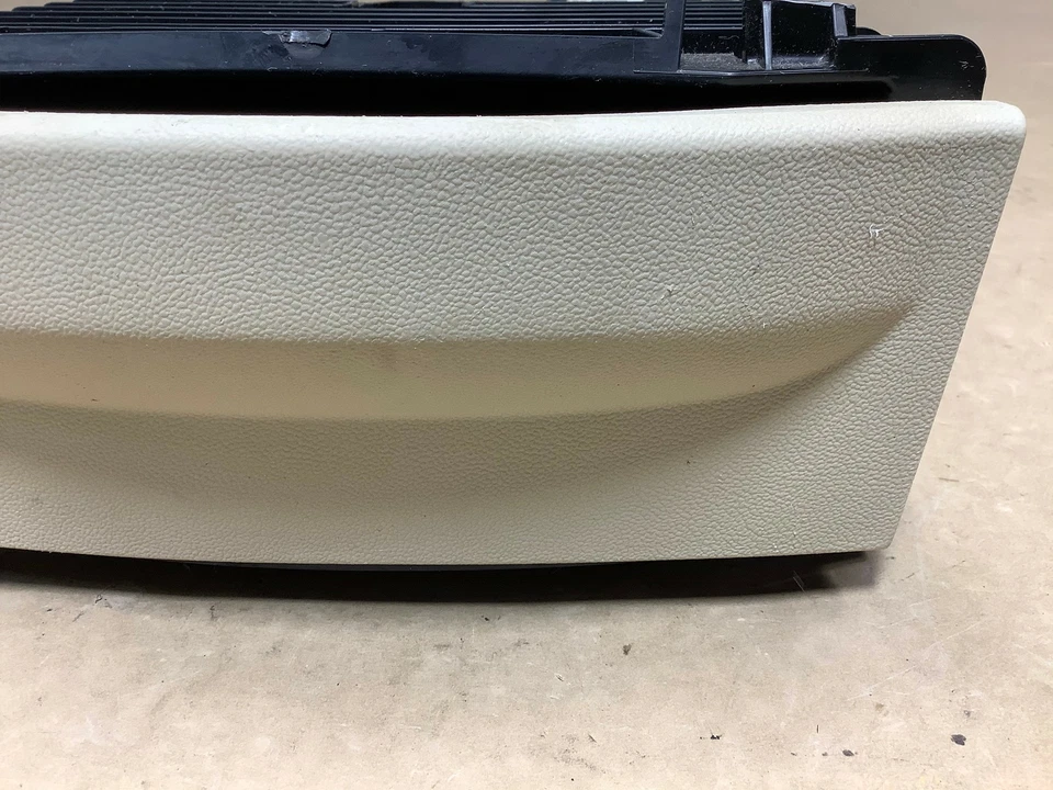2010 VOLKSWAGEN ROUTAN FRONT DASH DASHBOARD CENTER CUP HOLDER DRINK TRAY OEM+ - Image 4 of 4