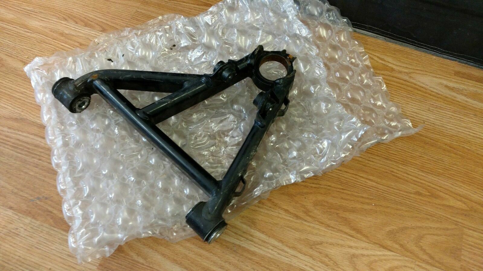 LAMBORGHINI MURCIELAGO LP640 FRONT LEFT UPPER CONTROL ARM MOUNT OEM 410407507B