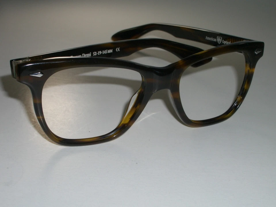 ВИНТАЖНЫЙ АМЕРИКАНСКИЙ SARATOGA КОРИЧНЕВЫЙ DEMI 52-19-145 СОЛНЦЕЗАЩИТНЫЕ ОЧКИ/ОЧКИ ОПРАВЫ ТОЛЬКО - Изображение 2 из 4