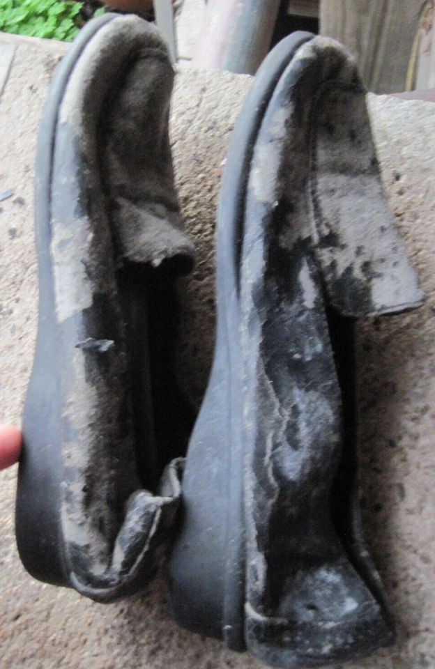 Zapatos de vestir negros dañados sin cordones refuerzo lateral Basic Editions 6W suelas de goma Foto 3 de 4