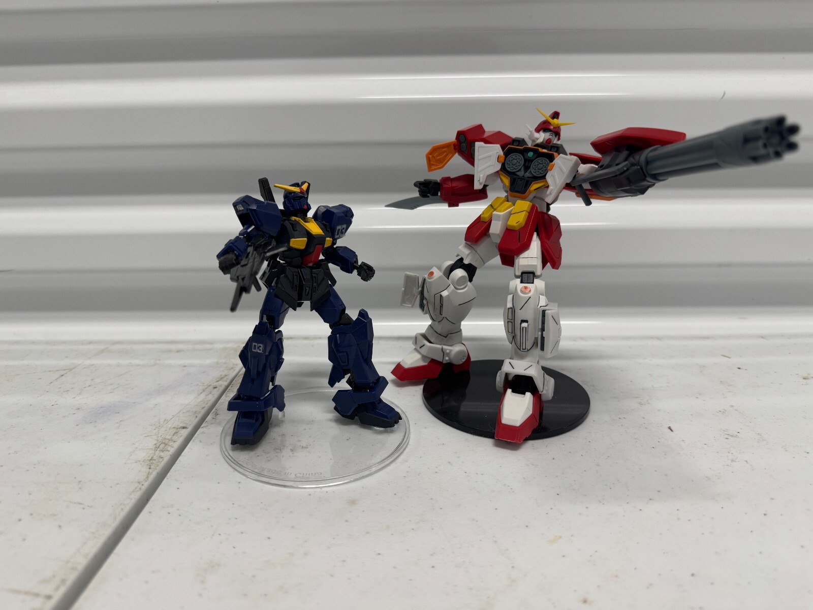 シャアザクヘッド ソフトバンク 携帯充電器無し 未使用品 USIM付 913SH