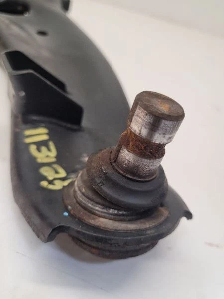 2010-2011 KIA SOUL Passenger Right Lower Control Arm Front RH 545012K200 - Image 2 of 4