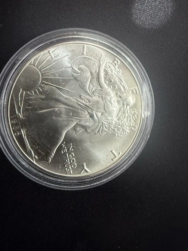 1986 American Eagle Walking Liberty Silver One Dollar Coin 1 oz . Fine Silver