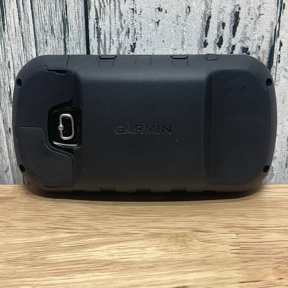 Garmin Montana 610t Camo Handheld GPS And Camo Tactical Case Bundle - Image 4 of 4