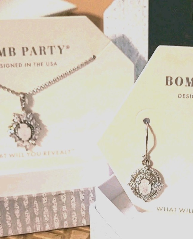 Bomb Party "The Sterling Club Light" White Ice Crystal Pendant & Earrings/9.25 S