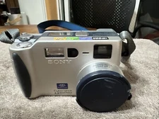 Sony Cyber-shot DSC-S70 3.1MP Digital Camera - Silver