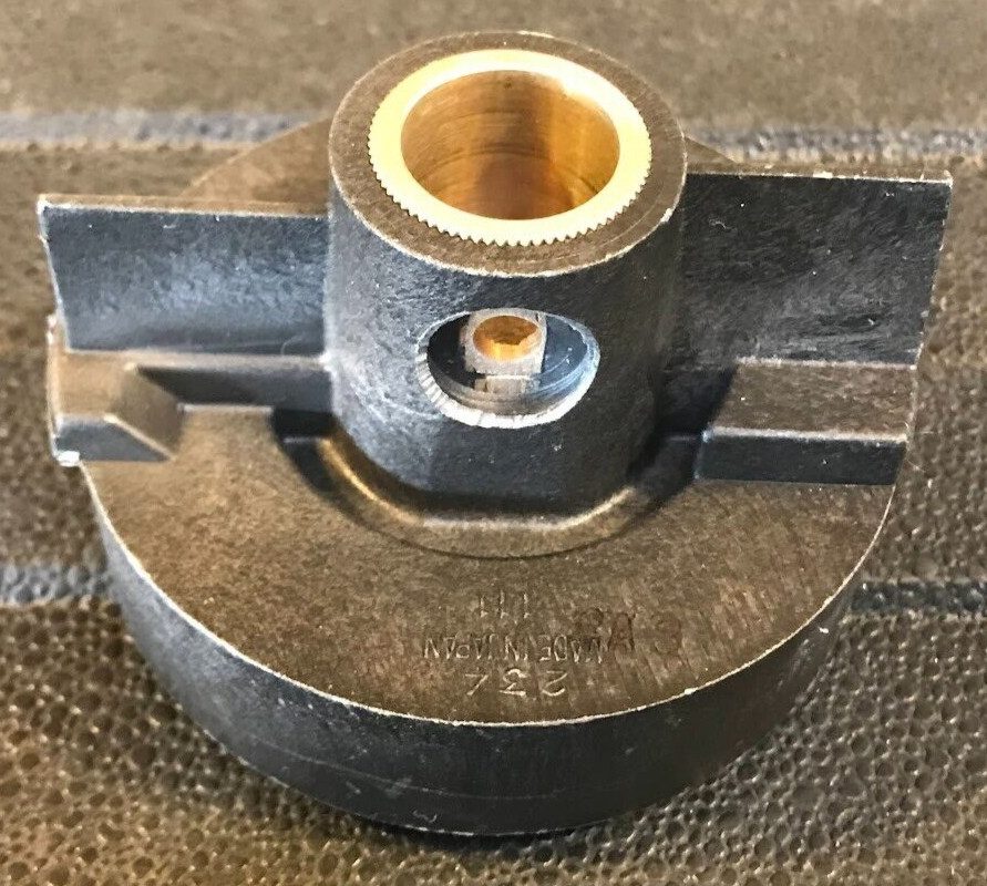 Bosch Distributor Rotor - 04172 / 2215706W01 - For Nissan 200SX, 720  Stanza