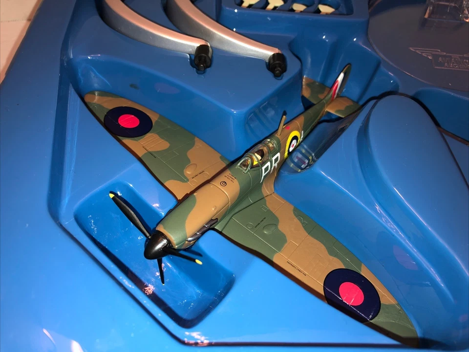CORGI SUPERMARINE SPITFIRE MKI & MESSERSCHMITT BF 109E 49505 1/72 LTD. EDITION - Image 2 of 4