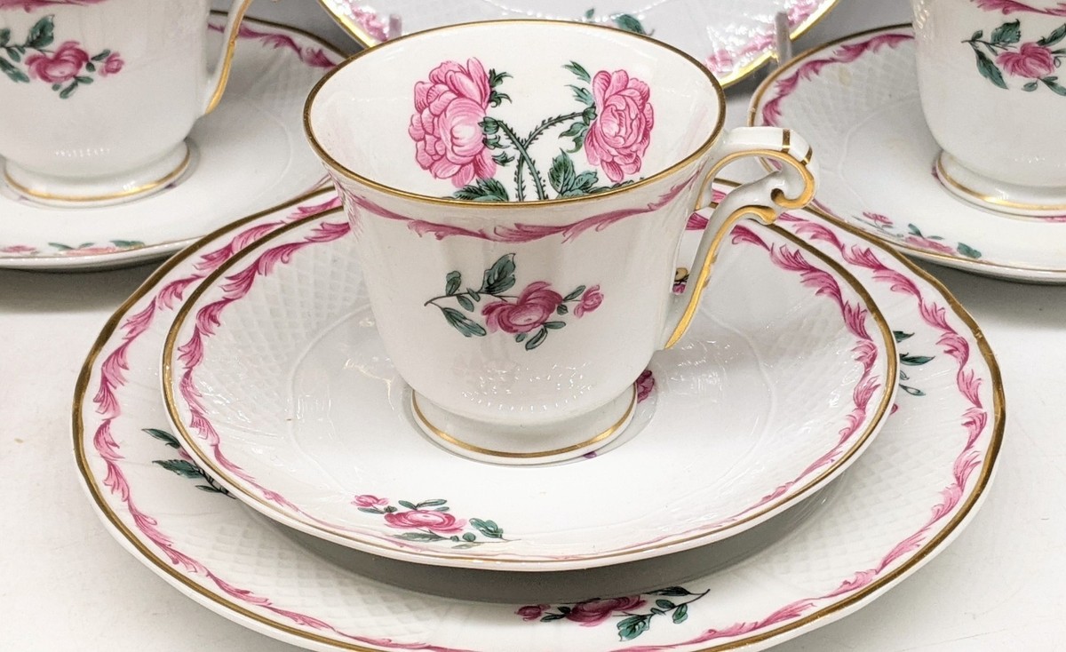 4 Bernardaud Limoges Les Deux Roses 4-piece place setting