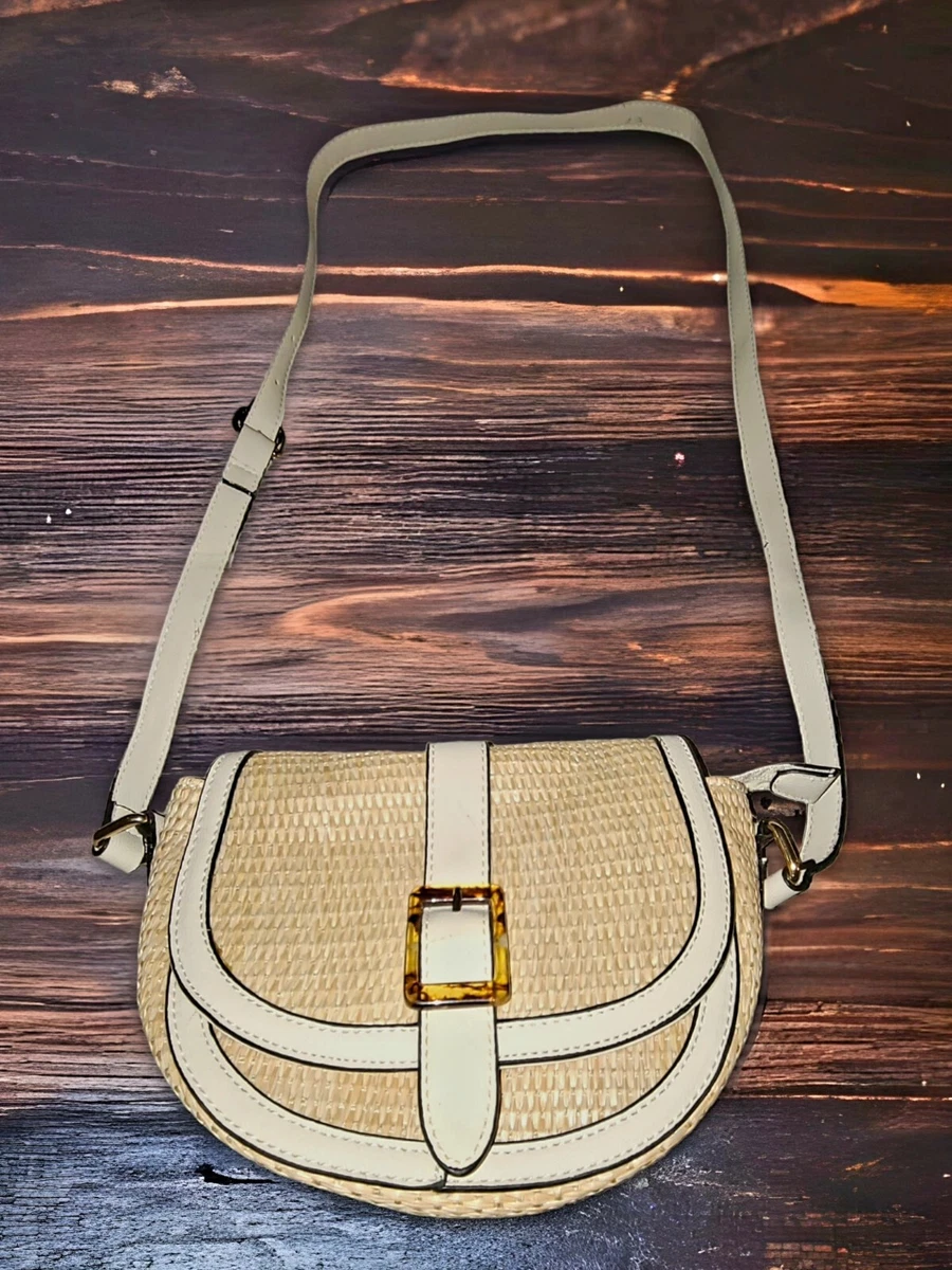 IZZY AND ALI STYLISH AND CHIC STRAW CROSSBODY PURSE