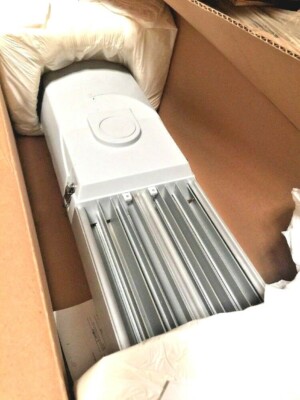 (C) Cooper-Lighting Navion LED 107W 120-277 SL4 Surge 8030 Grey