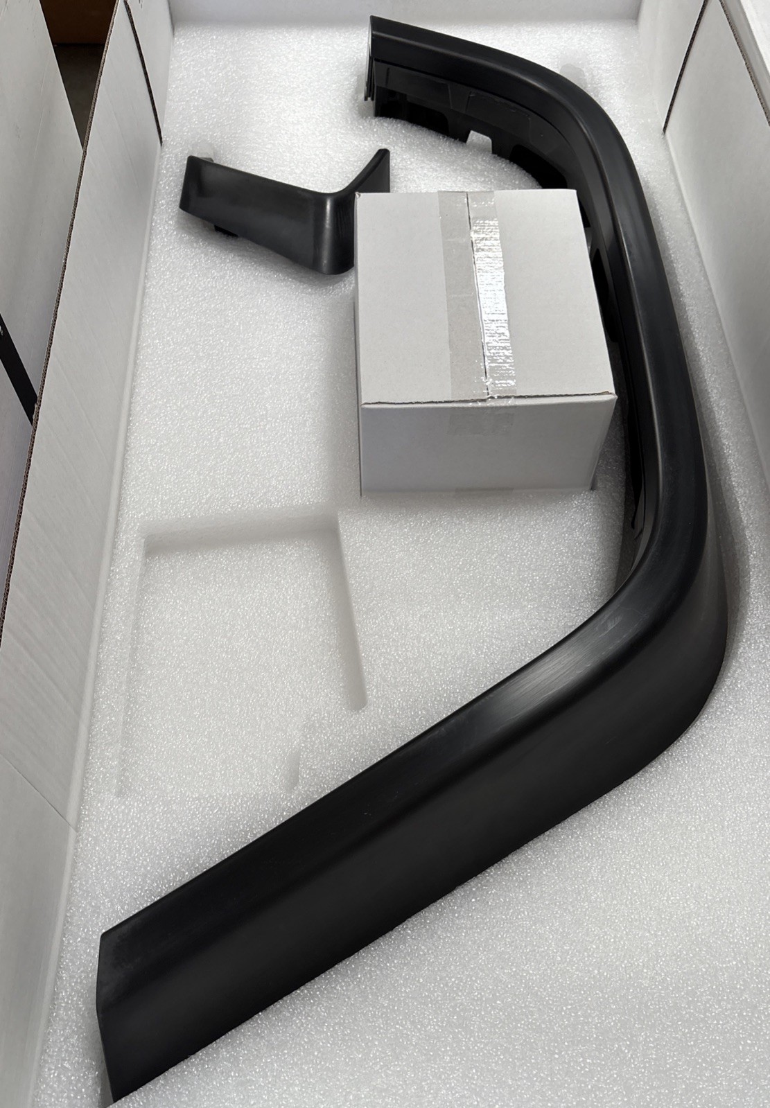 BRABUS W463A Widestar Passenger Side Rear Fender Flare 464 234 054 Genuine