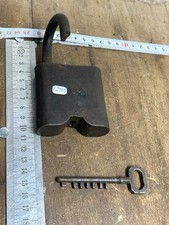 ANCIEN Cadenas AVEC CLÉ ,clef , serrure , clés, padlock former Réf n° 26/2119