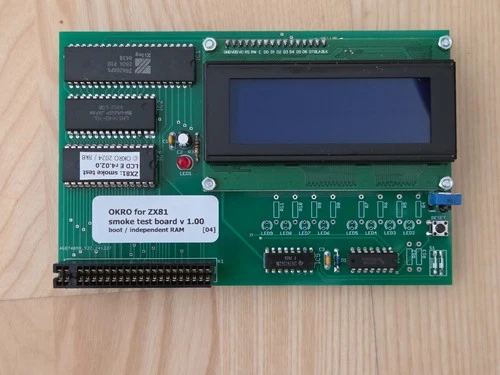 Sinclair ZX81  smoke test with own RAM and LCD by okro