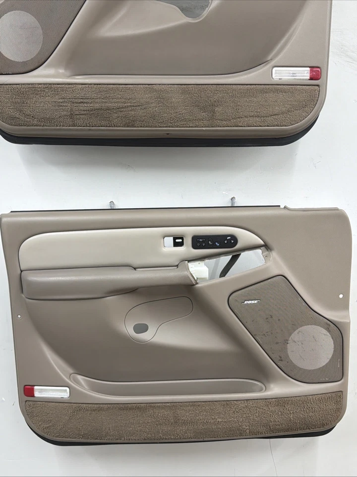 03-07 Chevrolet Silverado Tahoe GMC Sierra Yukon Pair Door Panels OEM Neutral - Image 2 of 4