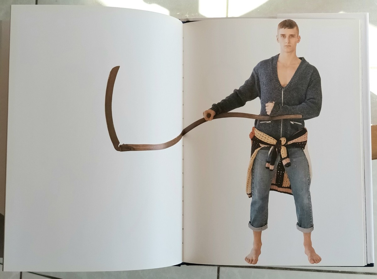 SIGNED Kim Jones PHOTOGRAPHS BY Luke Smalley|2004|LIMITED SIGNED Kim Jones PHOTOGRAPHS BY Luke Smalley|2004|LIMITED
