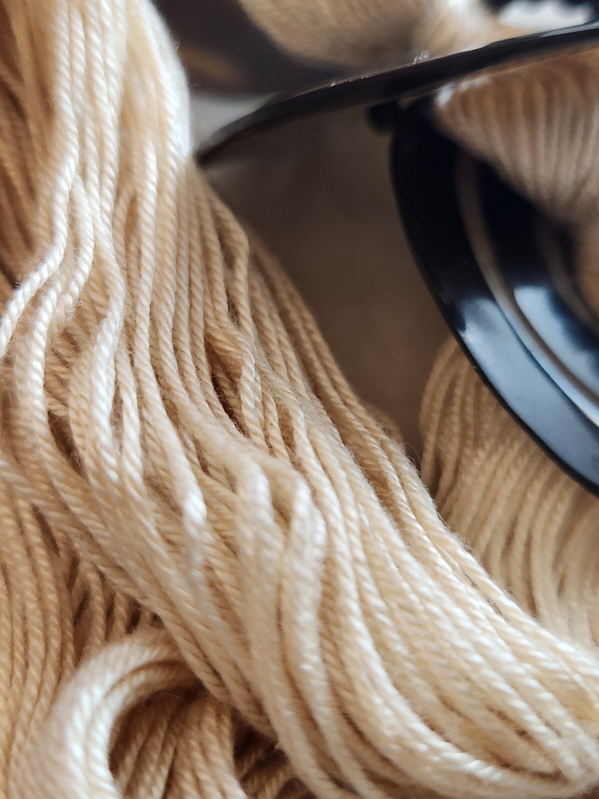 vintage macrame string and shell and earrings - image 6