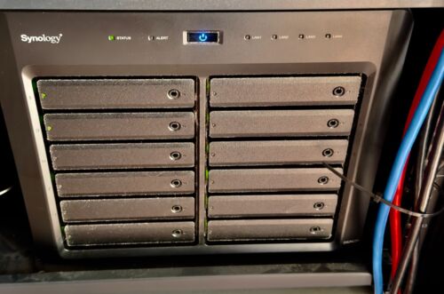Synology DS2422+ Diskless - Extras! 32GB Ram 10Gbit NIC NVME Cache - Picture 1 of 7