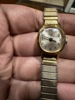 Vintage Timex ladies gold tone mechanical winding watch Vintage Timex Mechanical Watch for Ladies | 70s Gold-tone  main image 2
