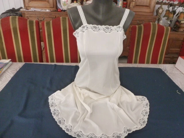 Combinaison Vintage Dentelle Femme – Taille 42, Crème, Fond De Robe