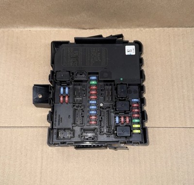 2006 Nissan Pathfinder Fuse Box Engine Room Control Unit IPDM 284B7 ZE03C