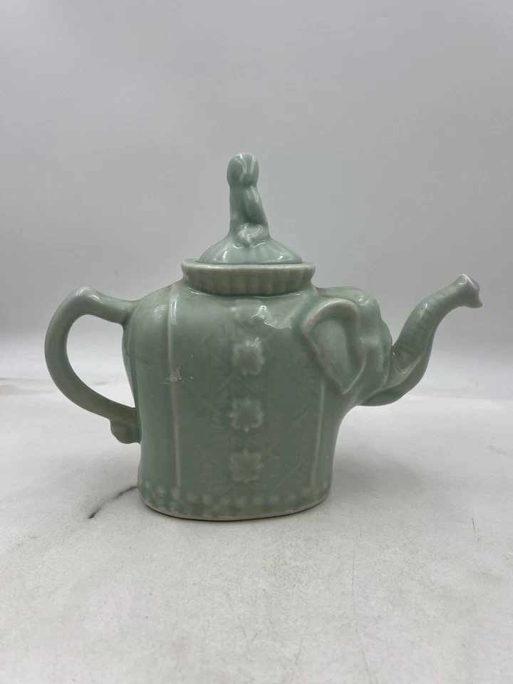 Tetera de porcelana Celadon elefante figura maceta con tapa marca china esmalte en relieve Foto 3 de 4