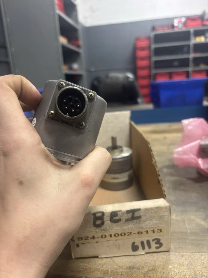 NUEVO SIN CAJA Codificador Rotativo Sensata H25E-F1-SS-2500-ABZ-7272-LED-SM16 Foto 2 de 3