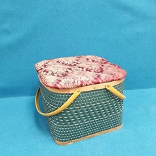 VTG Wood w/ Double Metal Handles Woven Green/Red Picnic Basket 