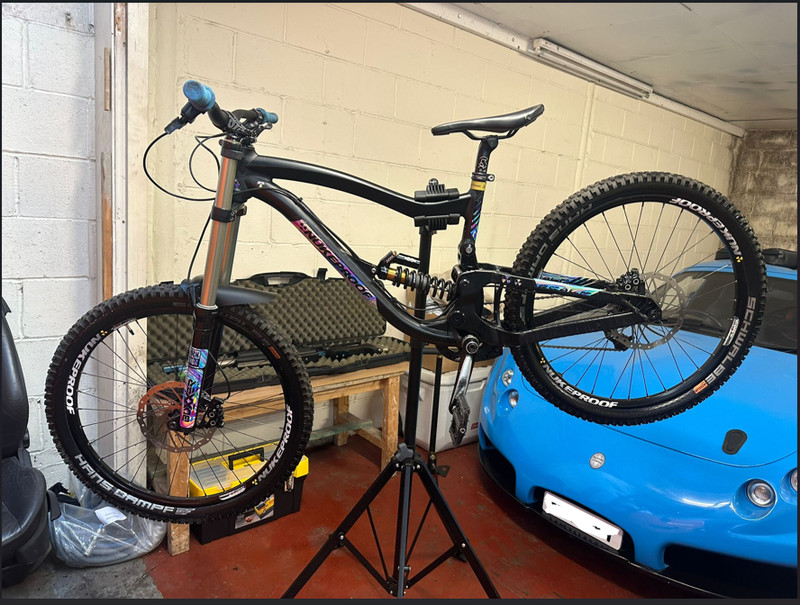 2015/16 Nukeproof downhill MTB 