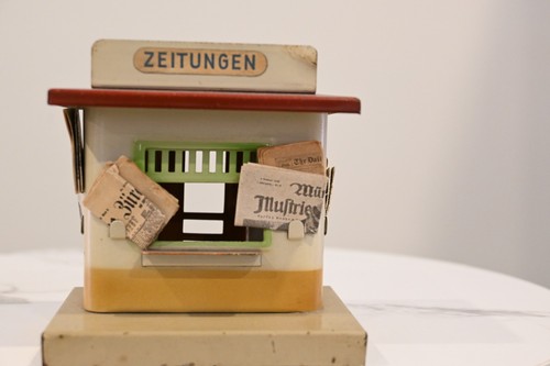 Prewar Tinplate Kibri Newspaper Stand 0 / 1 Gauge
