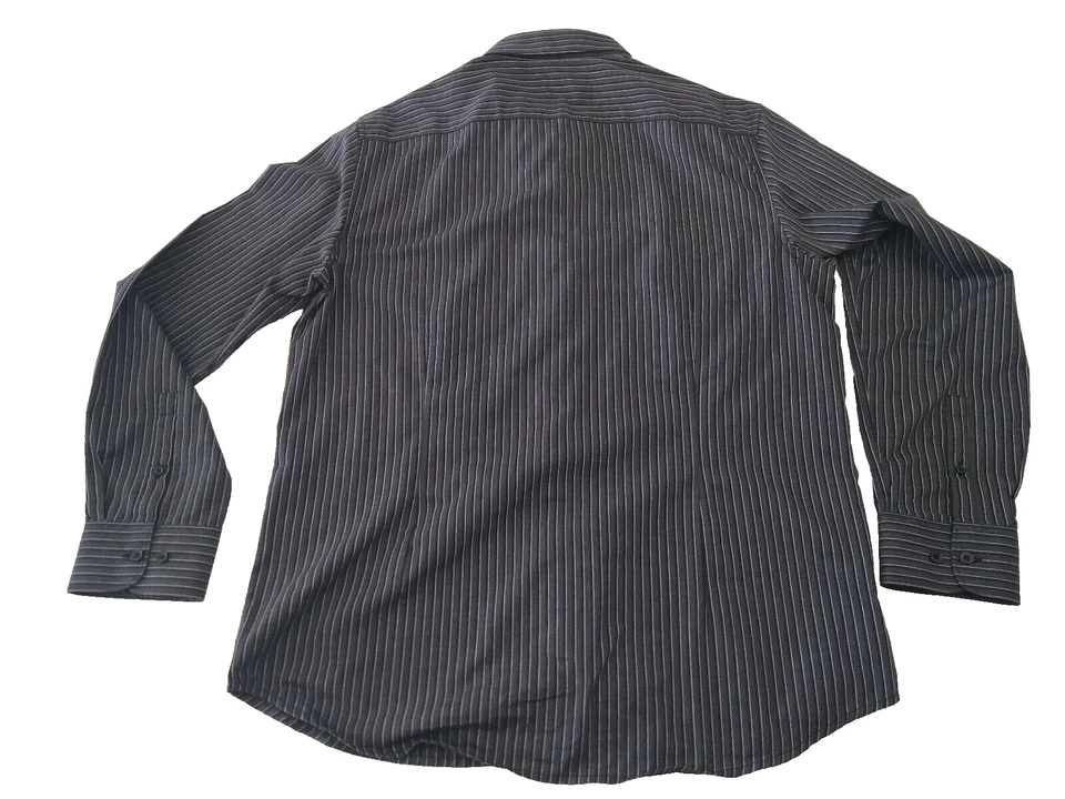 Camisa grande con botones gris carbón a rayas manga larga Kenneth Cole para hombre Foto 4 de 4