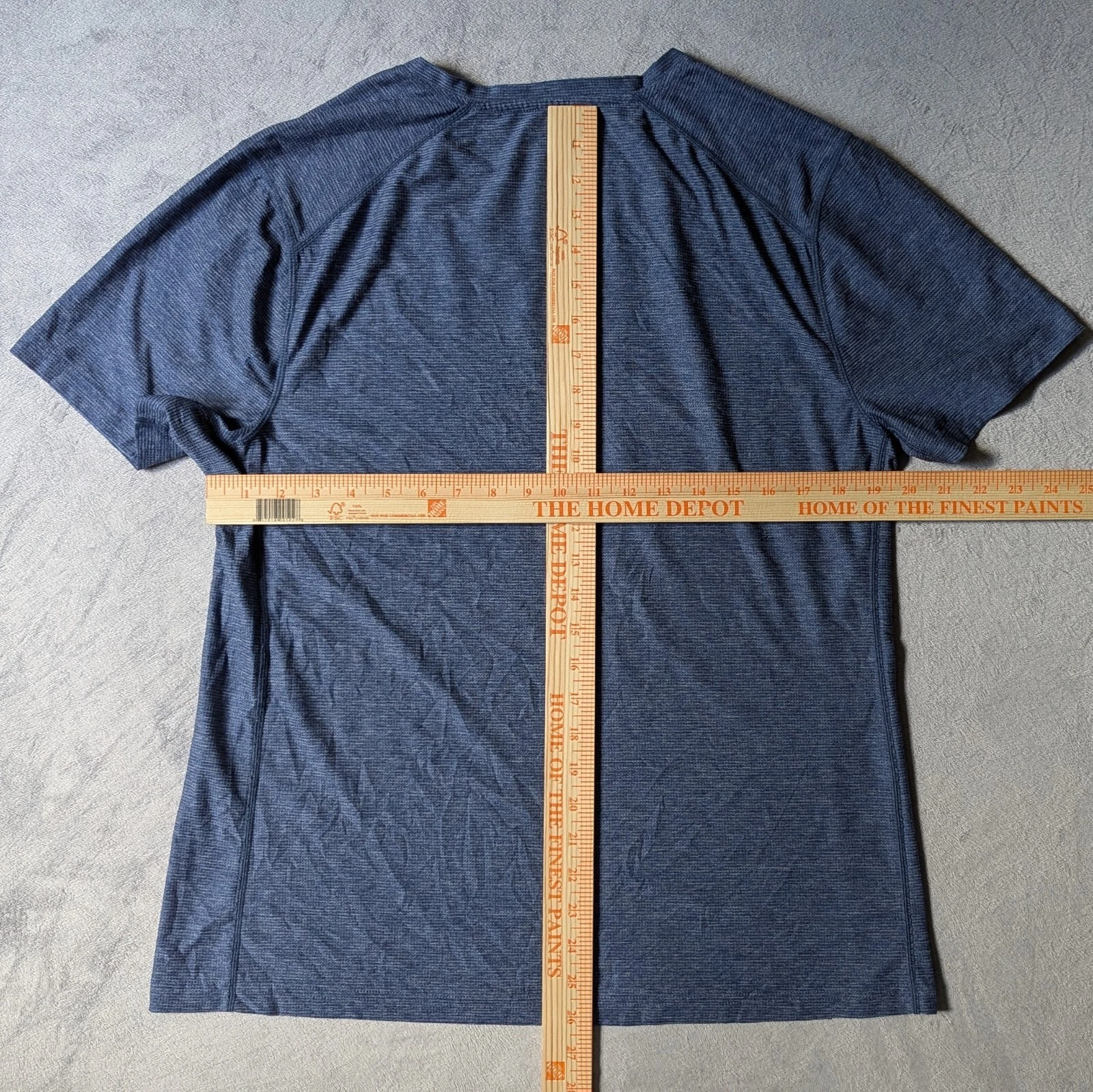 manduka v neck perforated casual active shirt