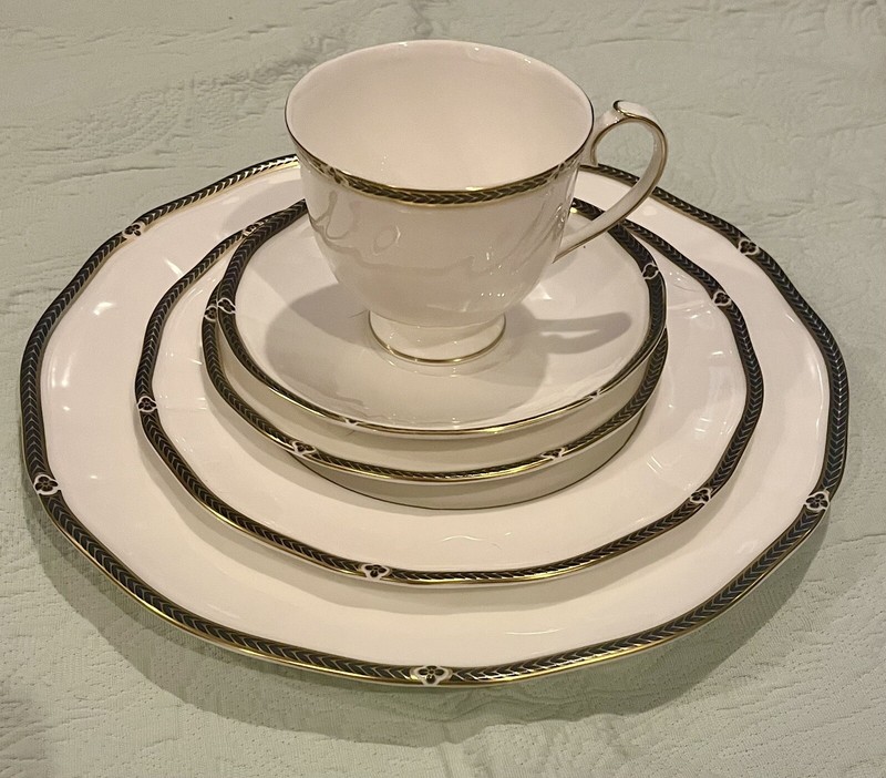 Wedgwood Royal Lapis 5 Piece Place Setting Discontinued Pattern