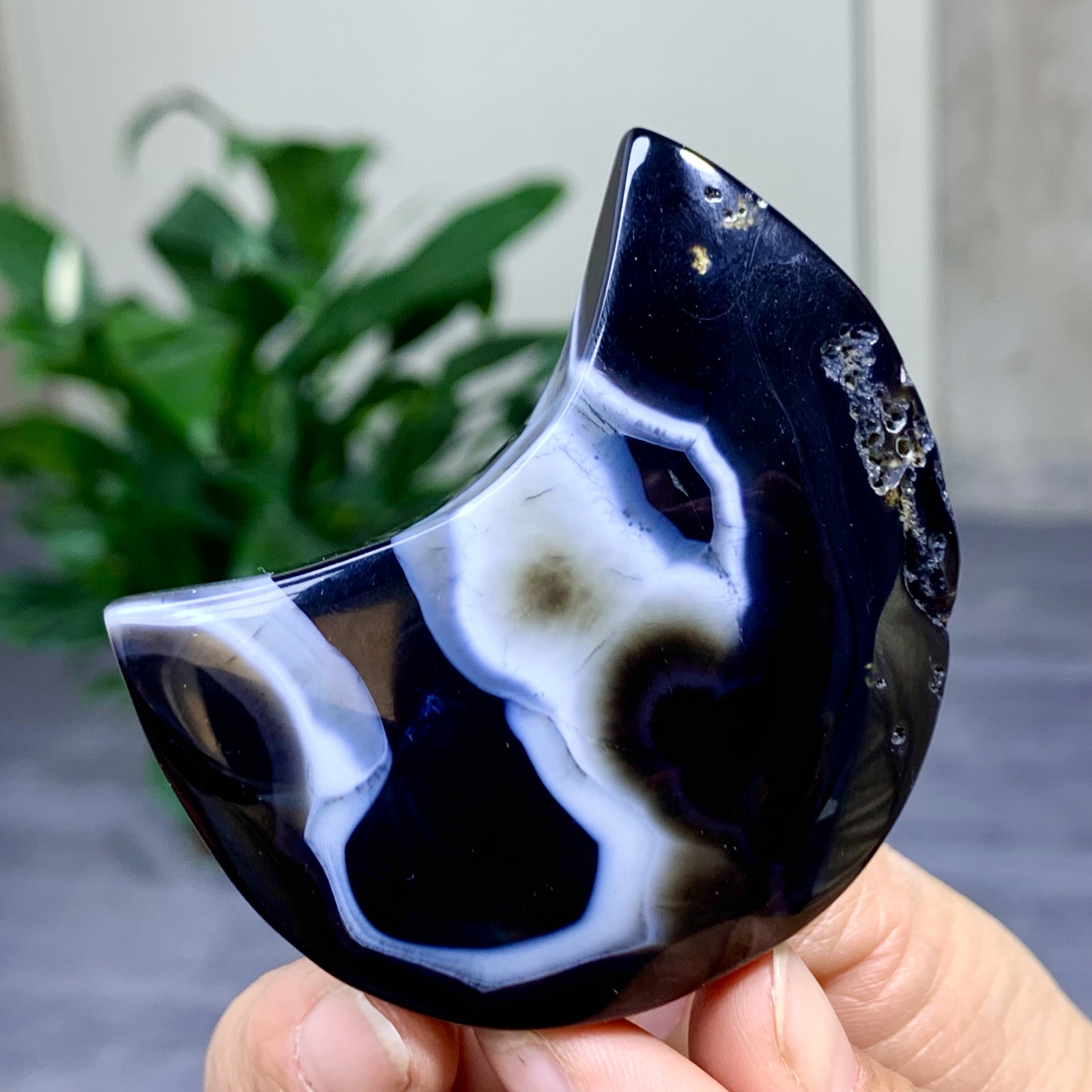 112G natural black striped agate moon quartz crystal for healing and energy