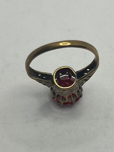 Anello vittoriano antico tono oro ornato misura 6,75 pietra rossa vintage - Foto 7 di 15